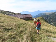 28 Discendiamo allo stallone della Baita Mincucco (1840 m)